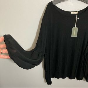 💫PLUS 💫 NWT  Long Sleeve Black Tunic Top with Scoop Neck